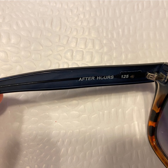 QUAY Australia After hours Sunglasses. Rarely worn in excellent condition. - Picture 3 of 3